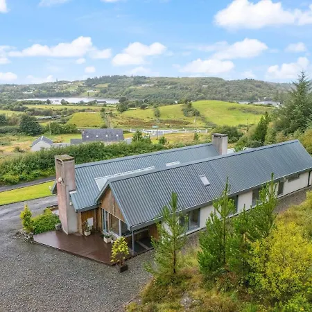 Luxury Escape In County Mayo With Stunning Lake Views *